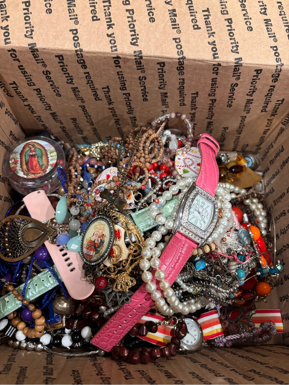 5+8POUNDS OF CRAFTINMixed Women's Necklace  broken but some are good